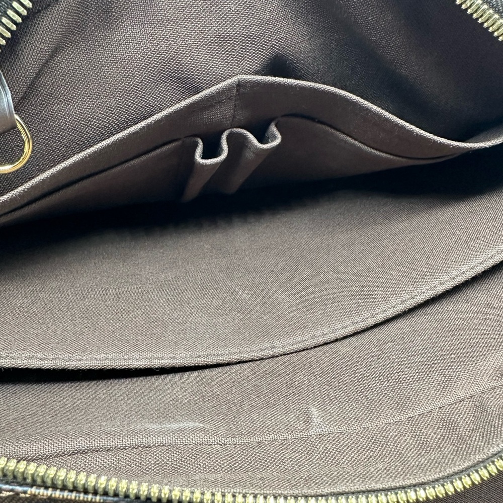 Louis Vuitton
Shelton Messenger Bag Damier MM - Picture 14 of 16